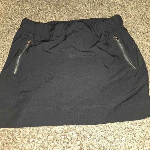 Coco + Carmen Dresses & Skirts - Coco + Carmen Norah Skort with Zipper Pocket Medium